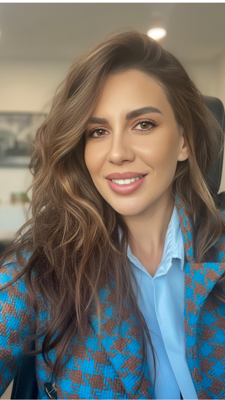 Oana Gabriela Subțirelu, psiholog clinician și psihoterapeut integrativ, în cabinet